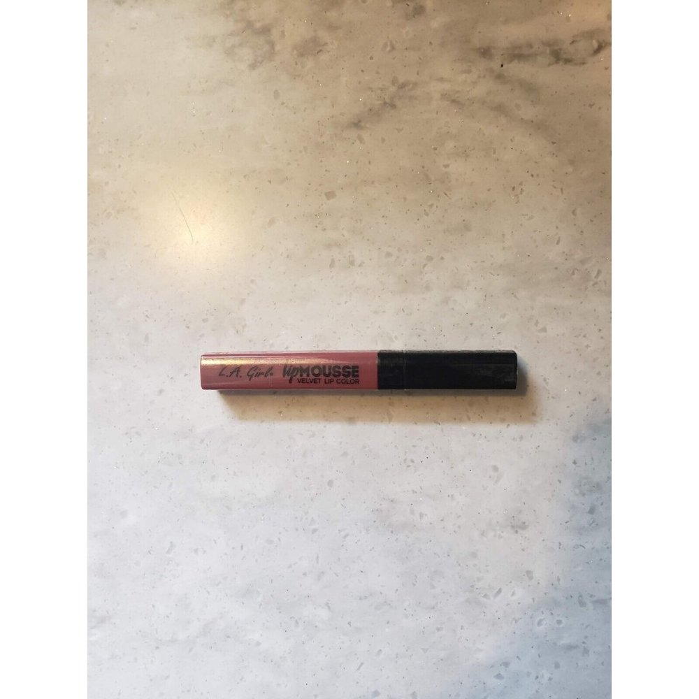 LA Girl Lip Mousse Velvet Liquid Lip Color Lipstick GLC782 Lowkey 0.2 oz New